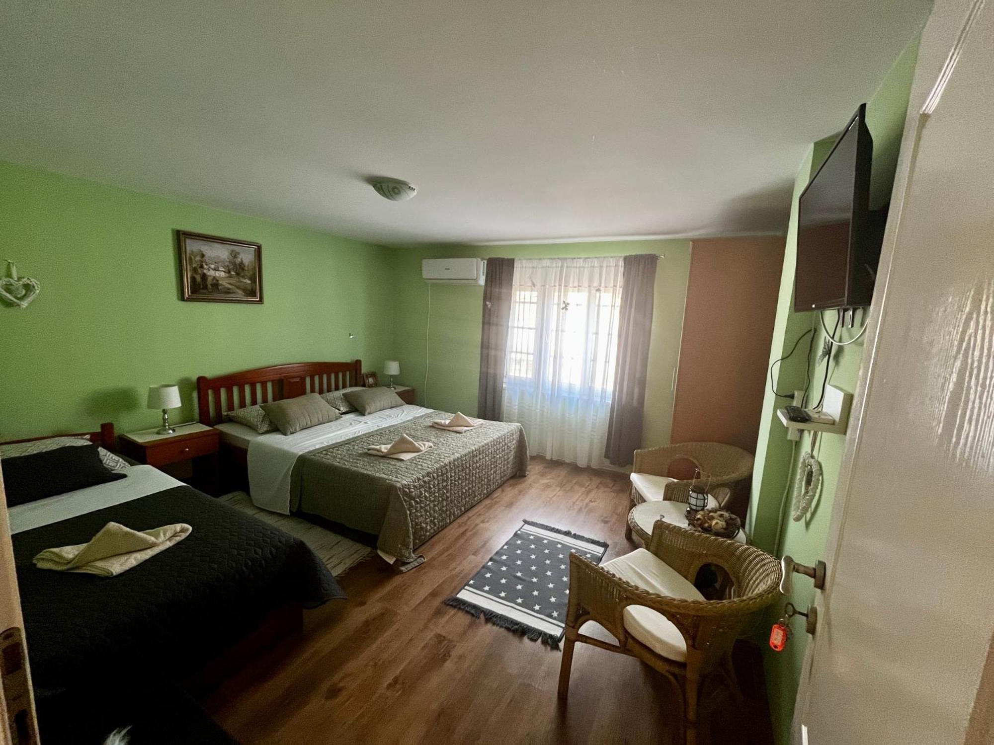 Apartman Simona Vrdnik Exterior foto