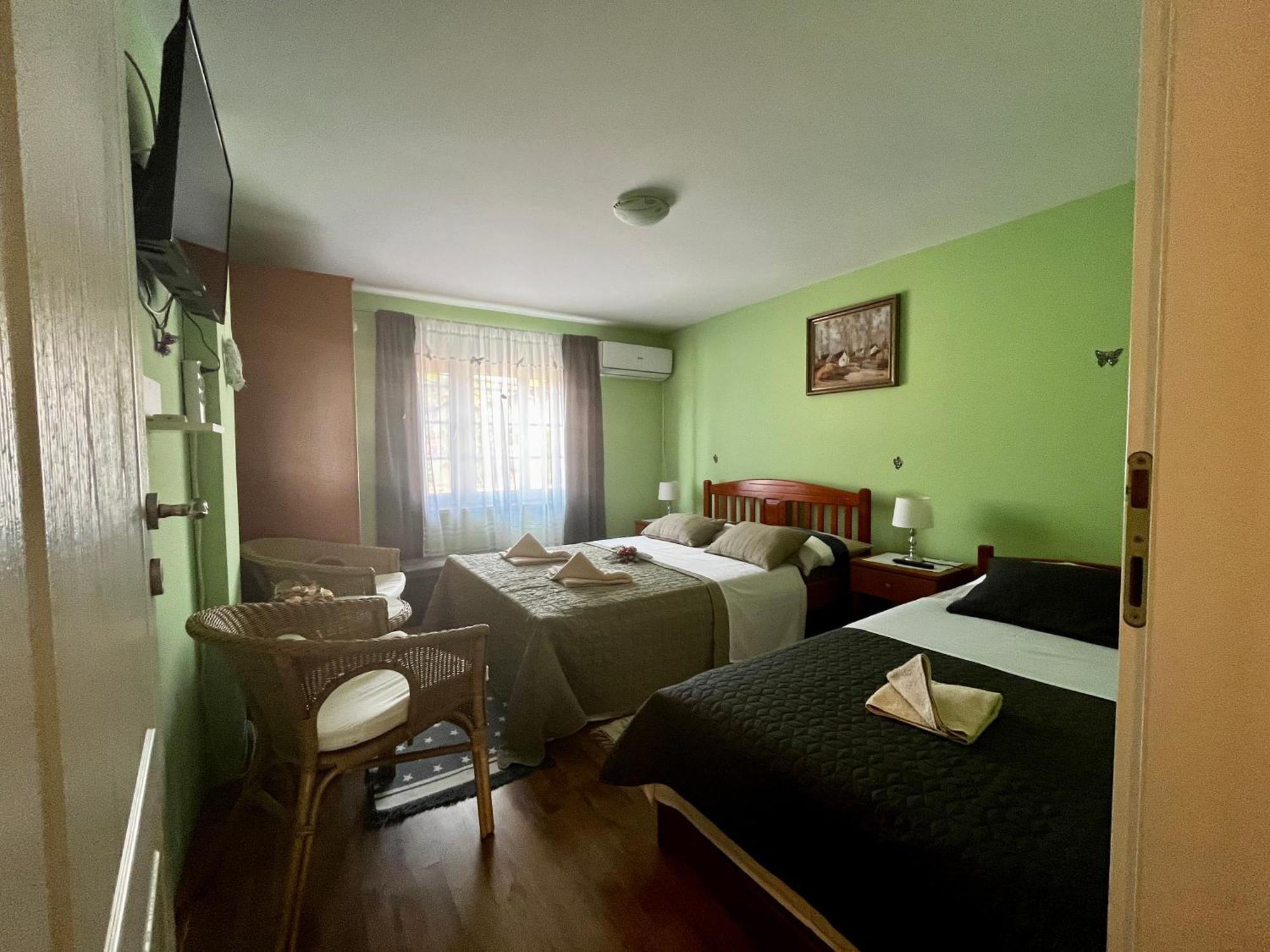 Apartman Simona Vrdnik Exterior foto